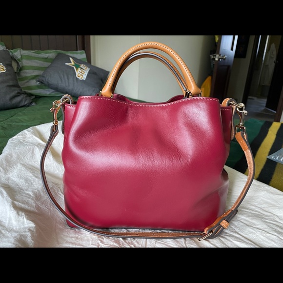 Sold on Facebook - Picture 2 of 10